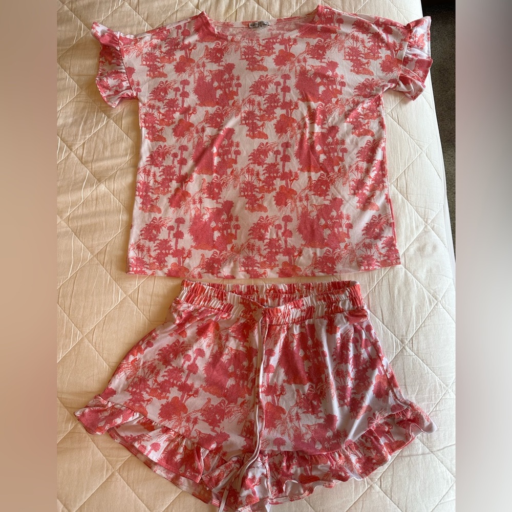 Mary Square On Safari Monica pajama set size small, gently used